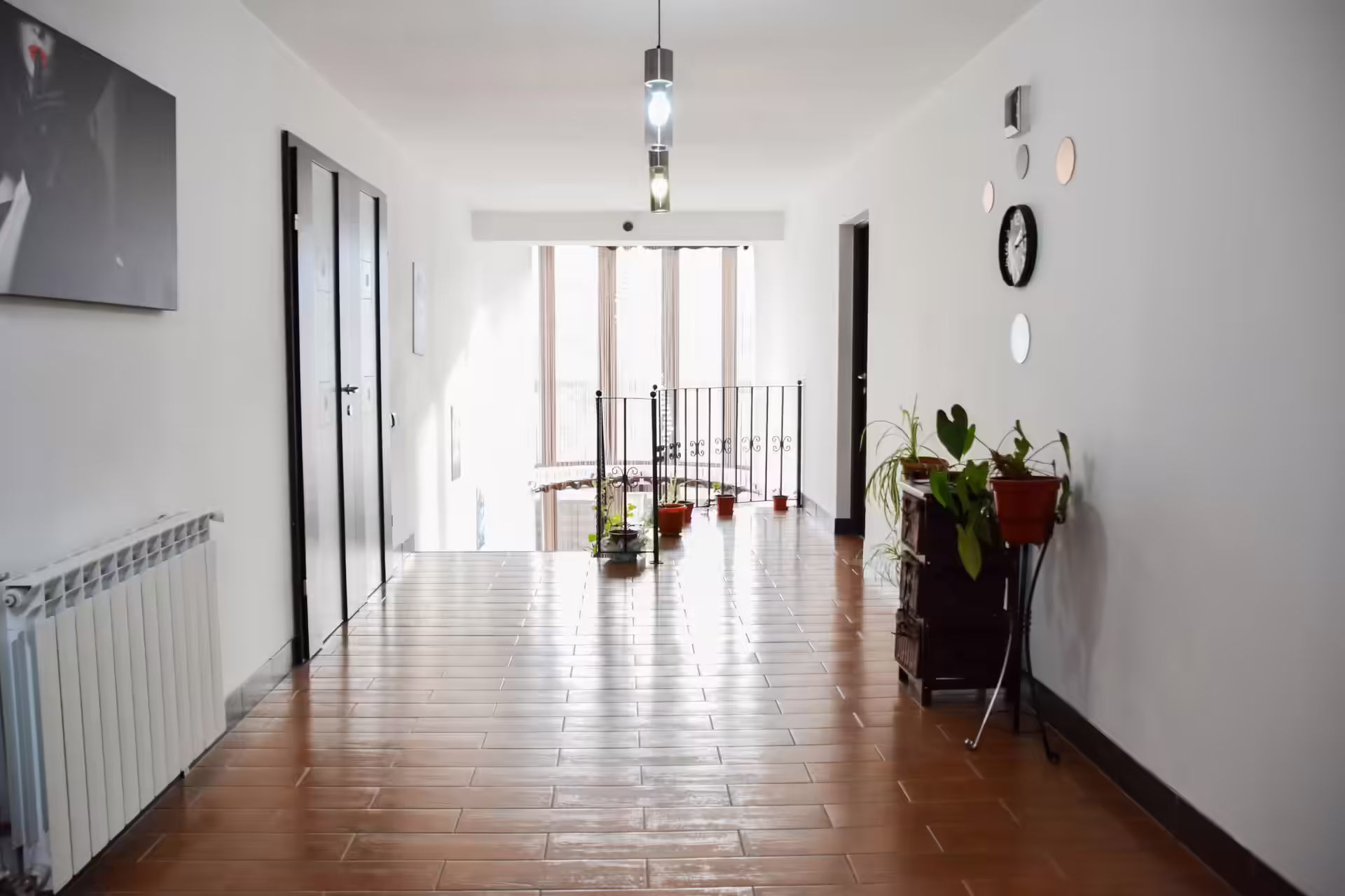 Hol luminos la etajul Vilei Mik Guesthouse Hol luminos la etajul Vilei Mik Guesthouse