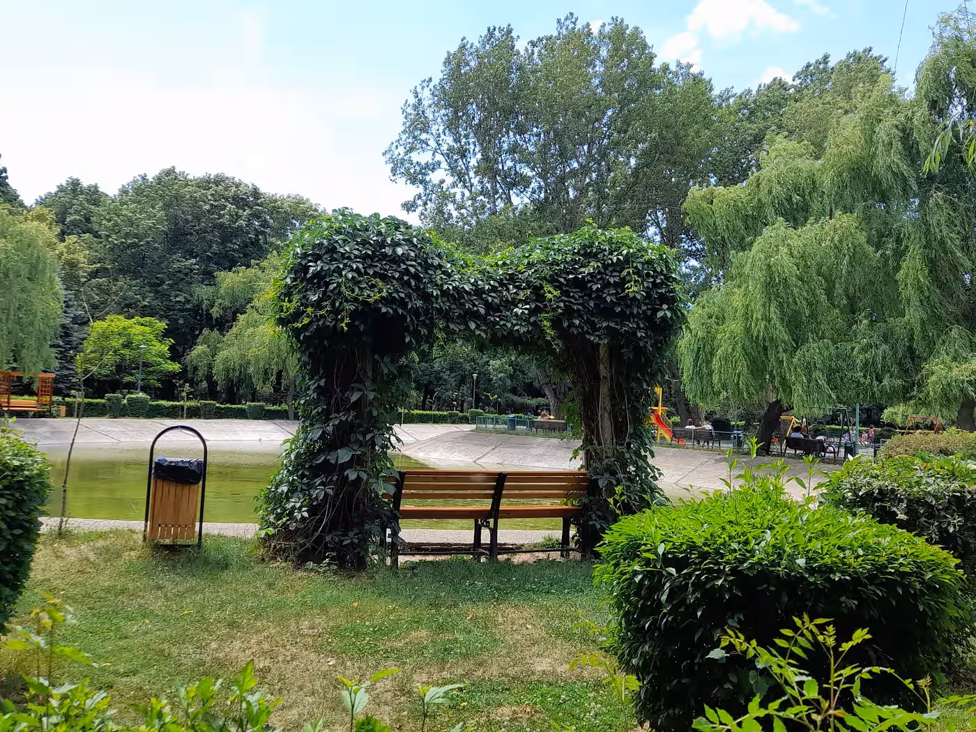 Parcul Regele Mihai I al României din Ploiești, România, fotografia 4 Parcul Regele Mihai I al României din Ploiești, România, fotografia 4