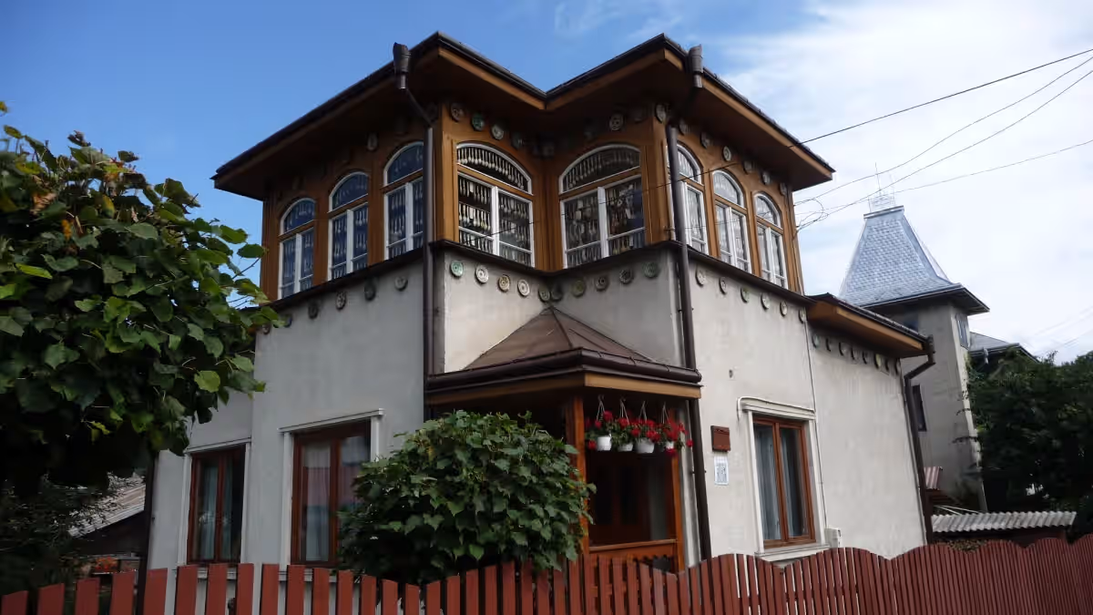Colecția de Linguri de Lemn Ioan Țugui din Câmpulung Moldovenesc, România, fotografia 5 Colecția de Linguri de Lemn Ioan Țugui din Câmpulung Moldovenesc, România, fotografia 5