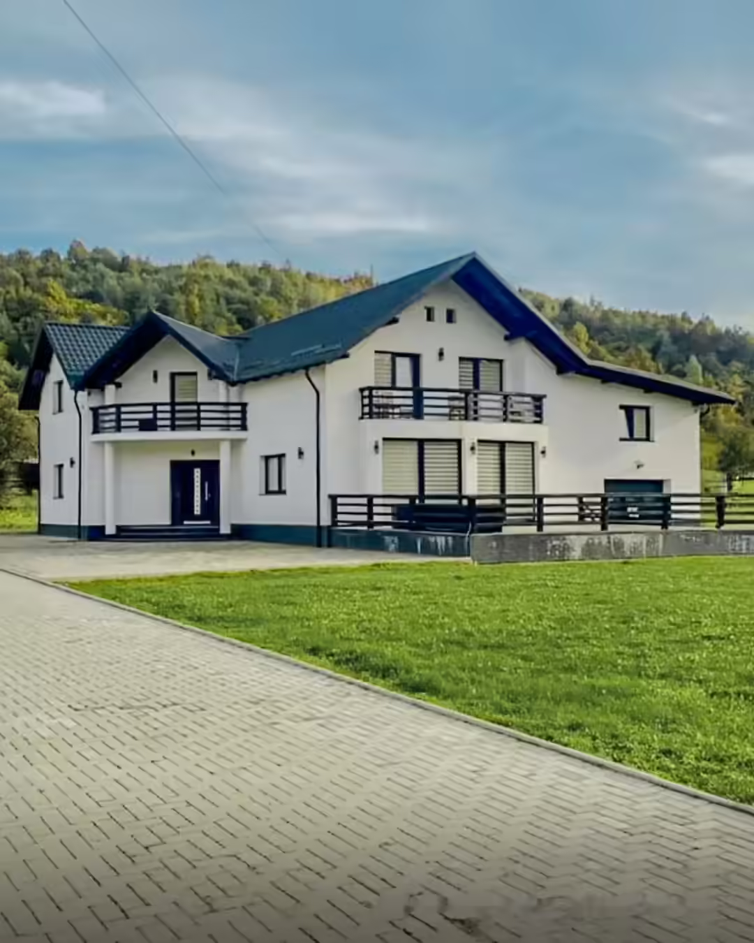 Exteriorul Casei Florus din Șieu, Maramureș, pe Valea Izei Exteriorul Casei Florus din Șieu, Maramureș, pe Valea Izei