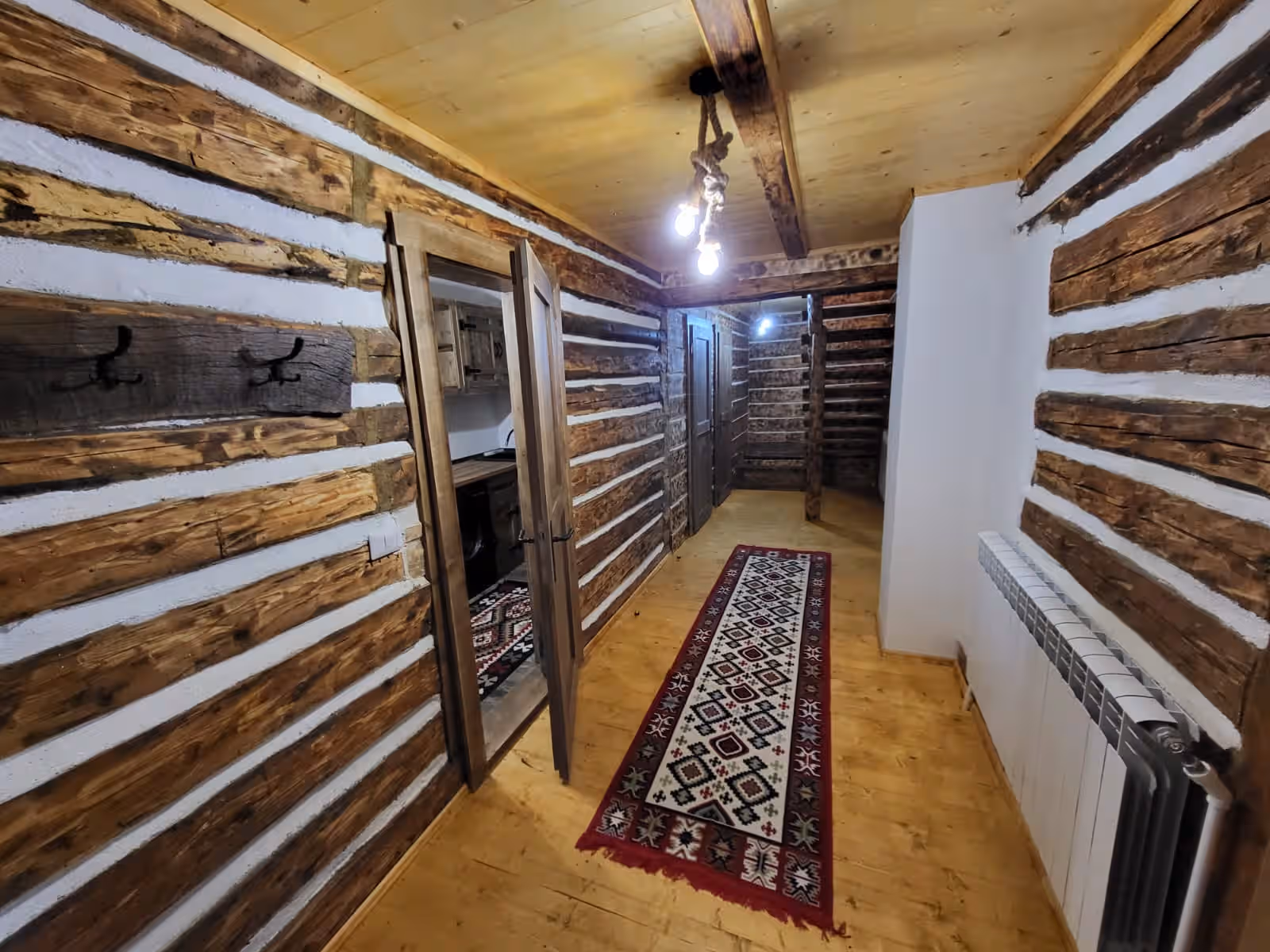 Cerdacul cu Amintiri, cazare tradițională în Câmpulung Moldovenesc, Bucovina, fotografia 6
