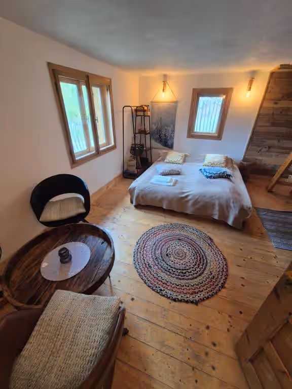 Bats Cave Hut Transylvania din Sub Piatră, România, fotografia 13