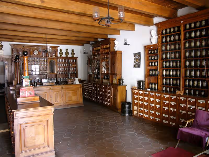 Muzeul de Istorie a Farmaciei Sibiu din Sibiu, România, fotografia 6 Muzeul de Istorie a Farmaciei Sibiu din Sibiu, România, fotografia 6