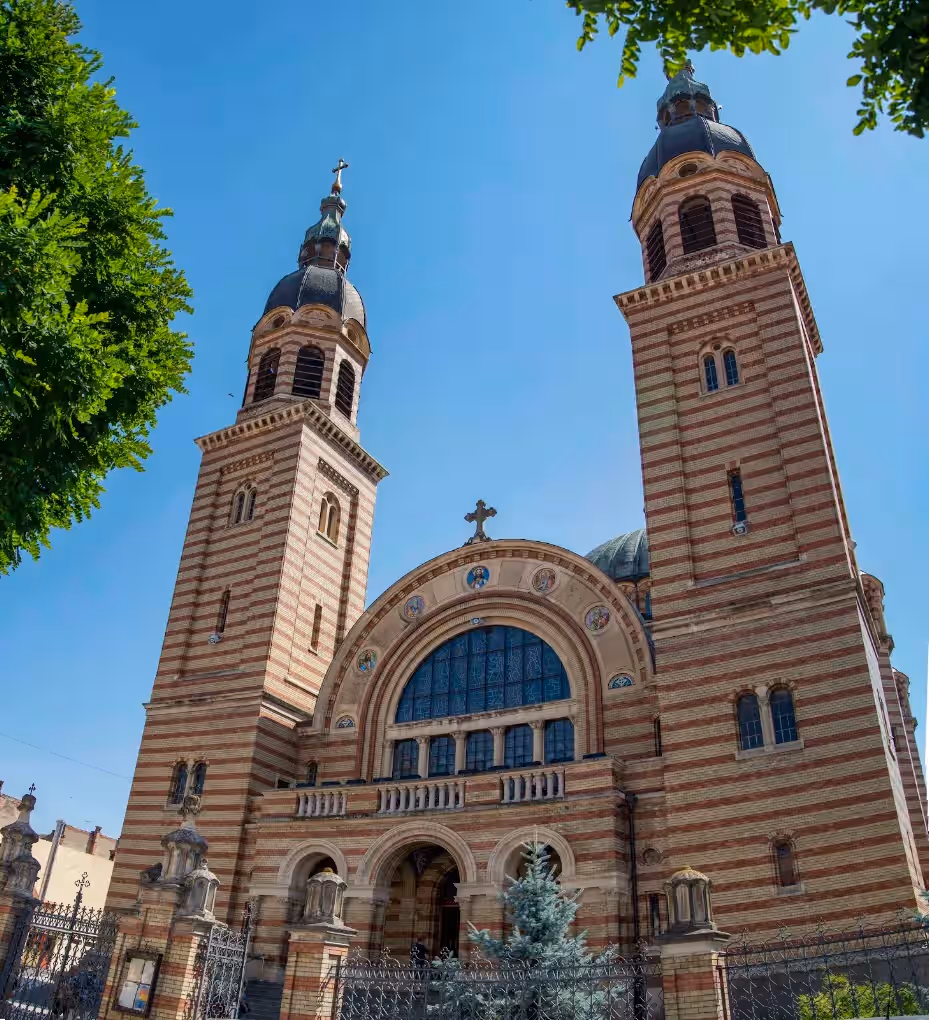 Catedrala Mitropolitană „Sfânta Treime” Sibiu din Sibiu, România Catedrala Mitropolitană „Sfânta Treime” Sibiu din Sibiu, România
