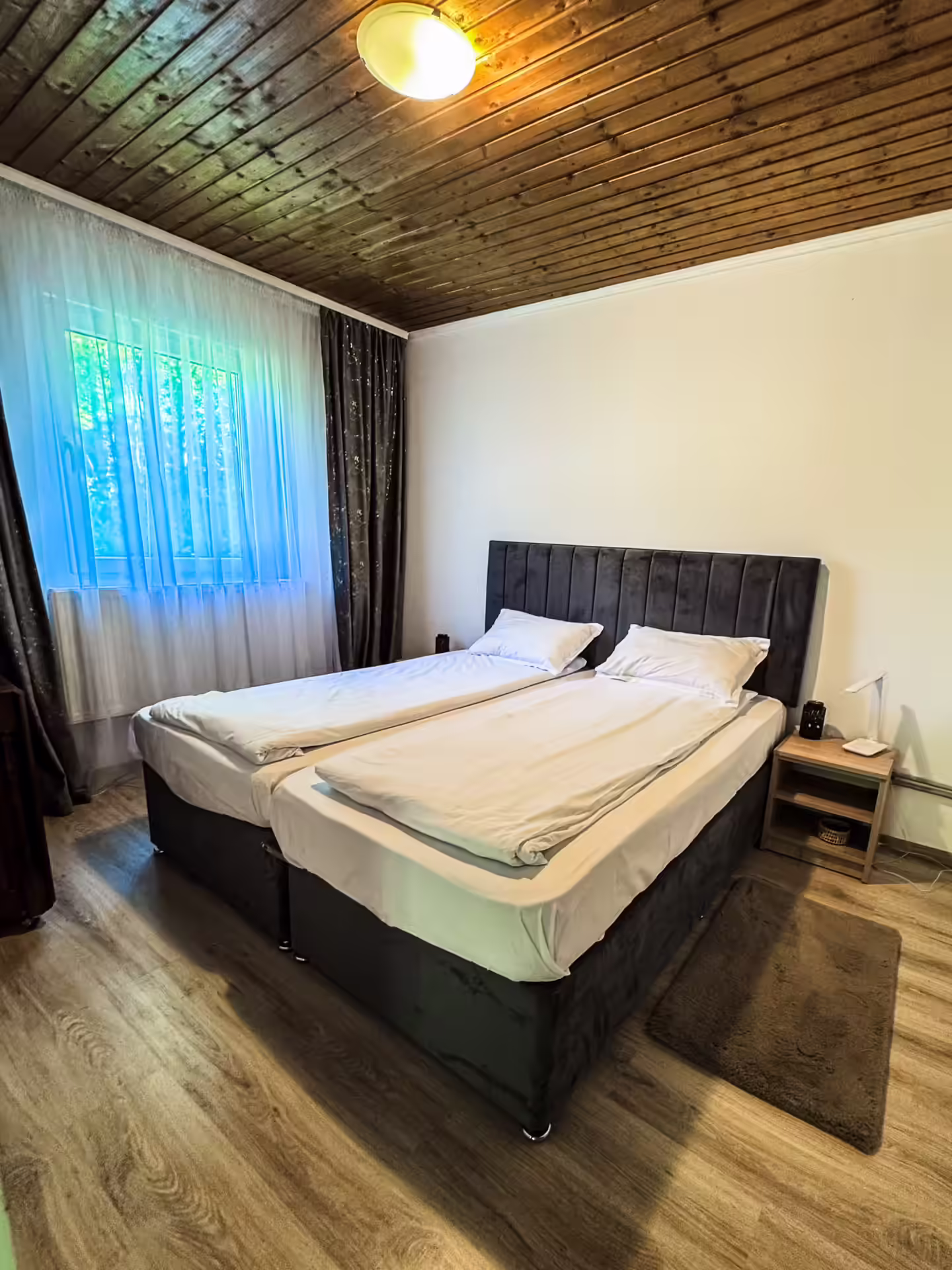 Dormitor la mansardă cu pat dublu la Di&D House, Bănița Dormitor la mansardă cu pat dublu la Di&D House, Bănița