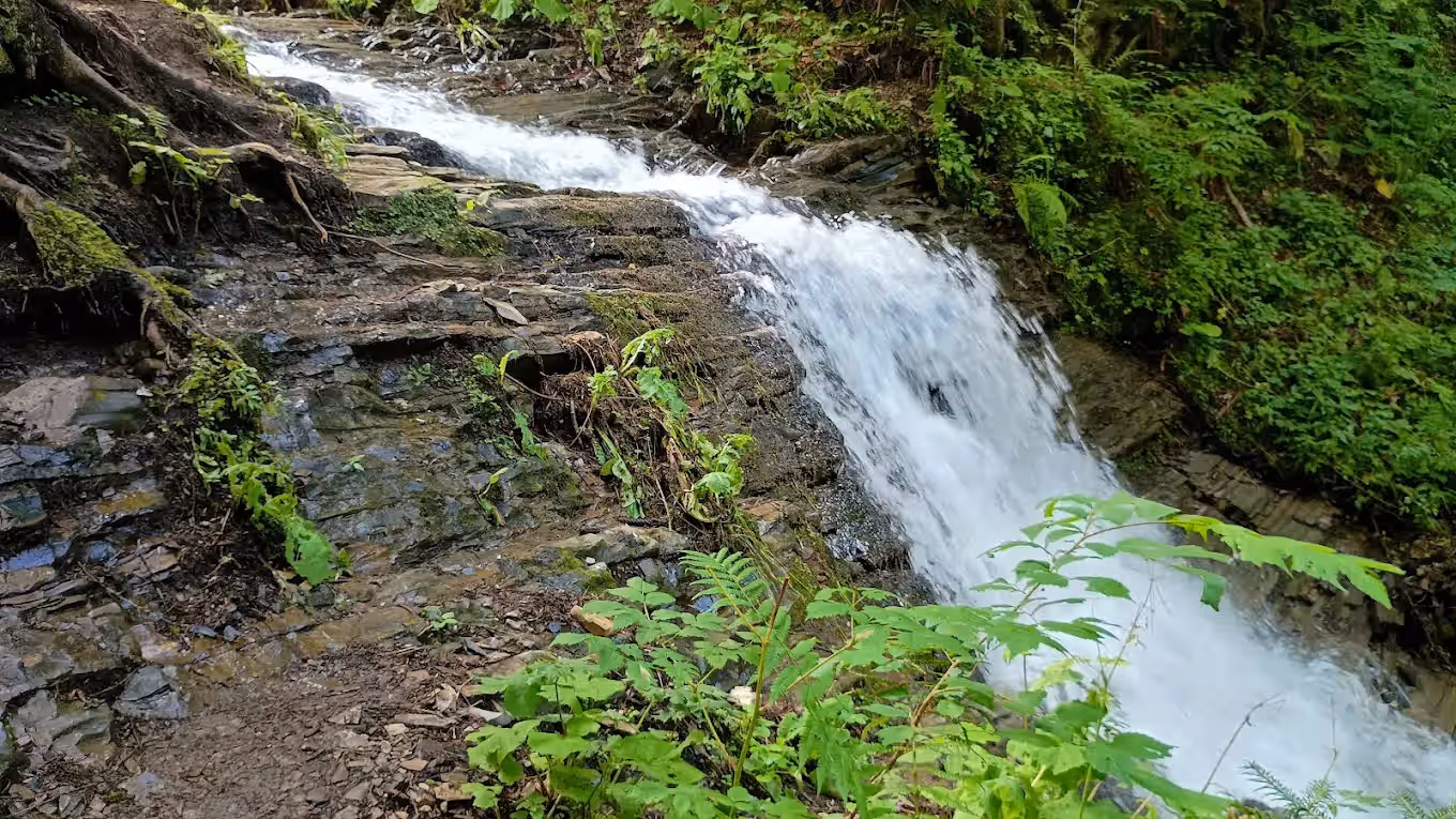 Cascada Bursuc din Putna, România, fotografia 5 Cascada Bursuc din Putna, România, fotografia 5