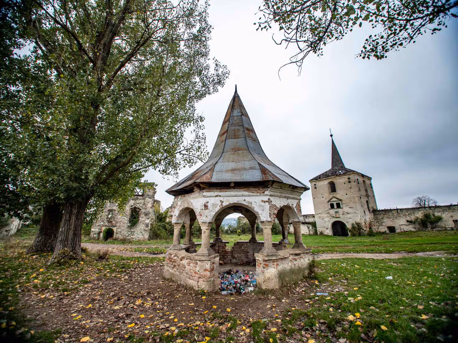 Castelul Kornis din Mănăstirea, România, fotografia 10