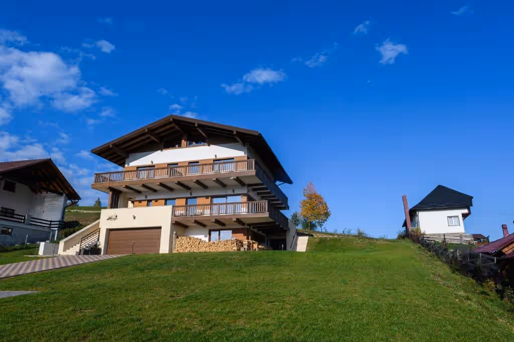 Chalet First Hill, cabană de închiriat integral cu saună în Gura Humorului, Bucovina, fotografia 36 Chalet First Hill, cabană de închiriat integral cu saună în Gura Humorului, Bucovina, fotografia 36