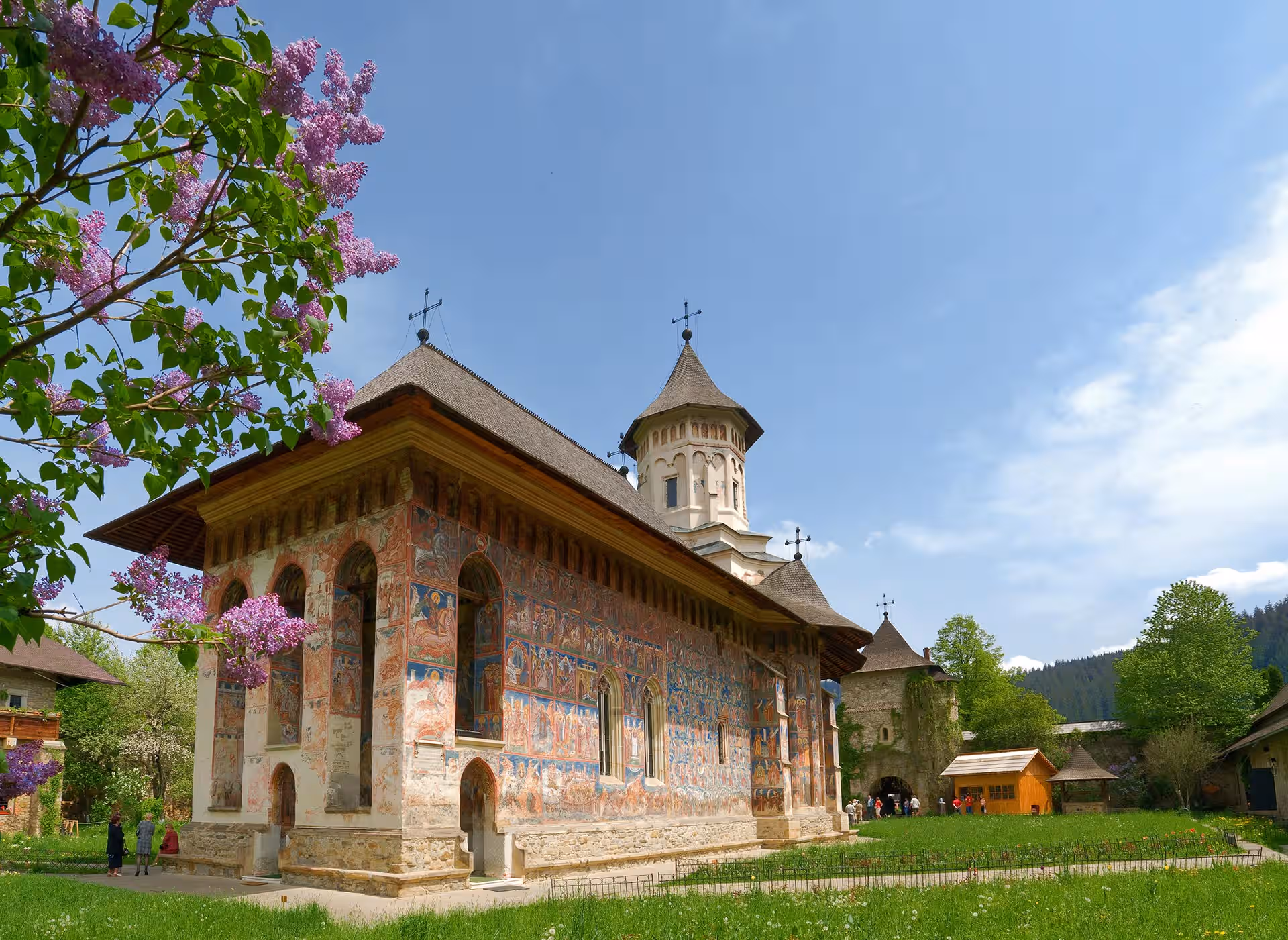 Mănăstirea Moldovița din Vatra Moldoviței, România Mănăstirea Moldovița din Vatra Moldoviței, România