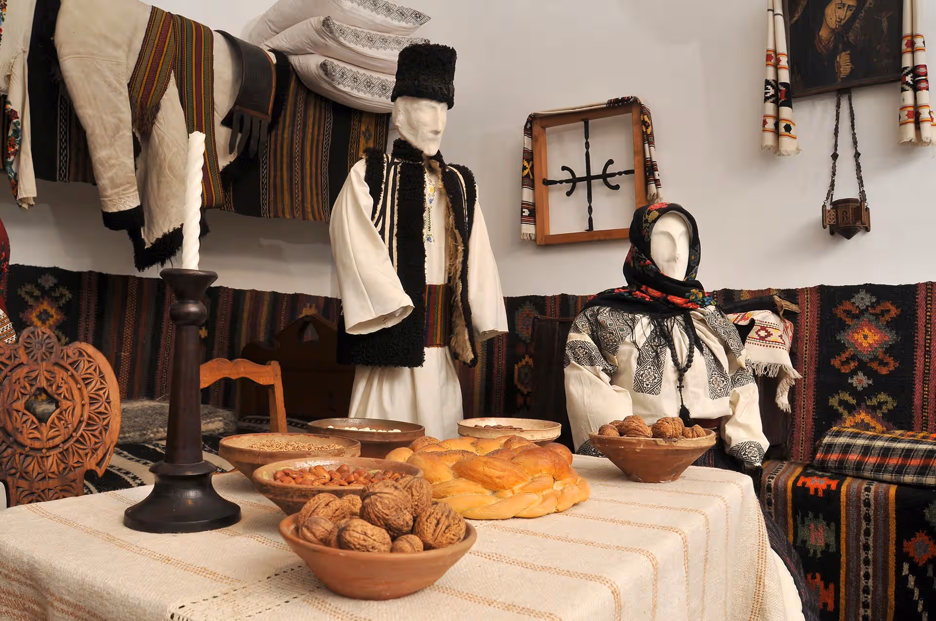 Muzeul Obiceiurilor Populare din Bucovina din Gura Humorului, România, fotografia 10