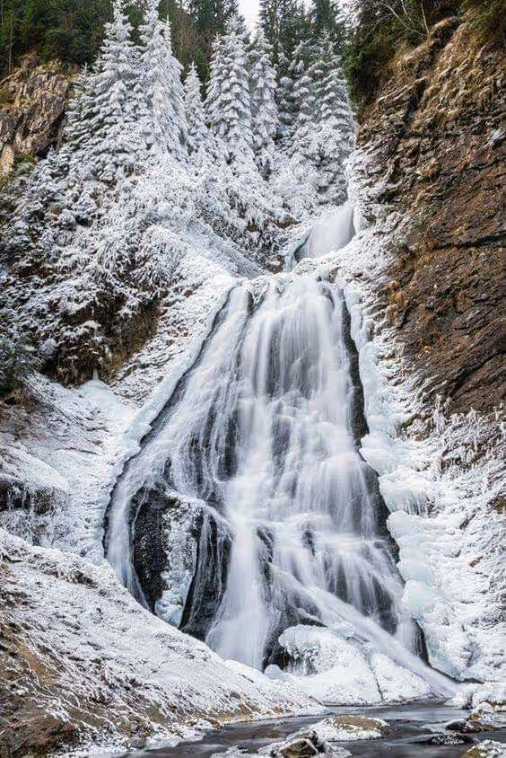 Cascada Răchițele, Vălul Miresei din Răchițele, România, fotografia 6