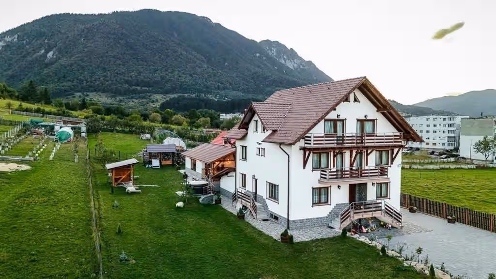 Popasul Piatra Craiului din Zărnești, România, fotografia 3