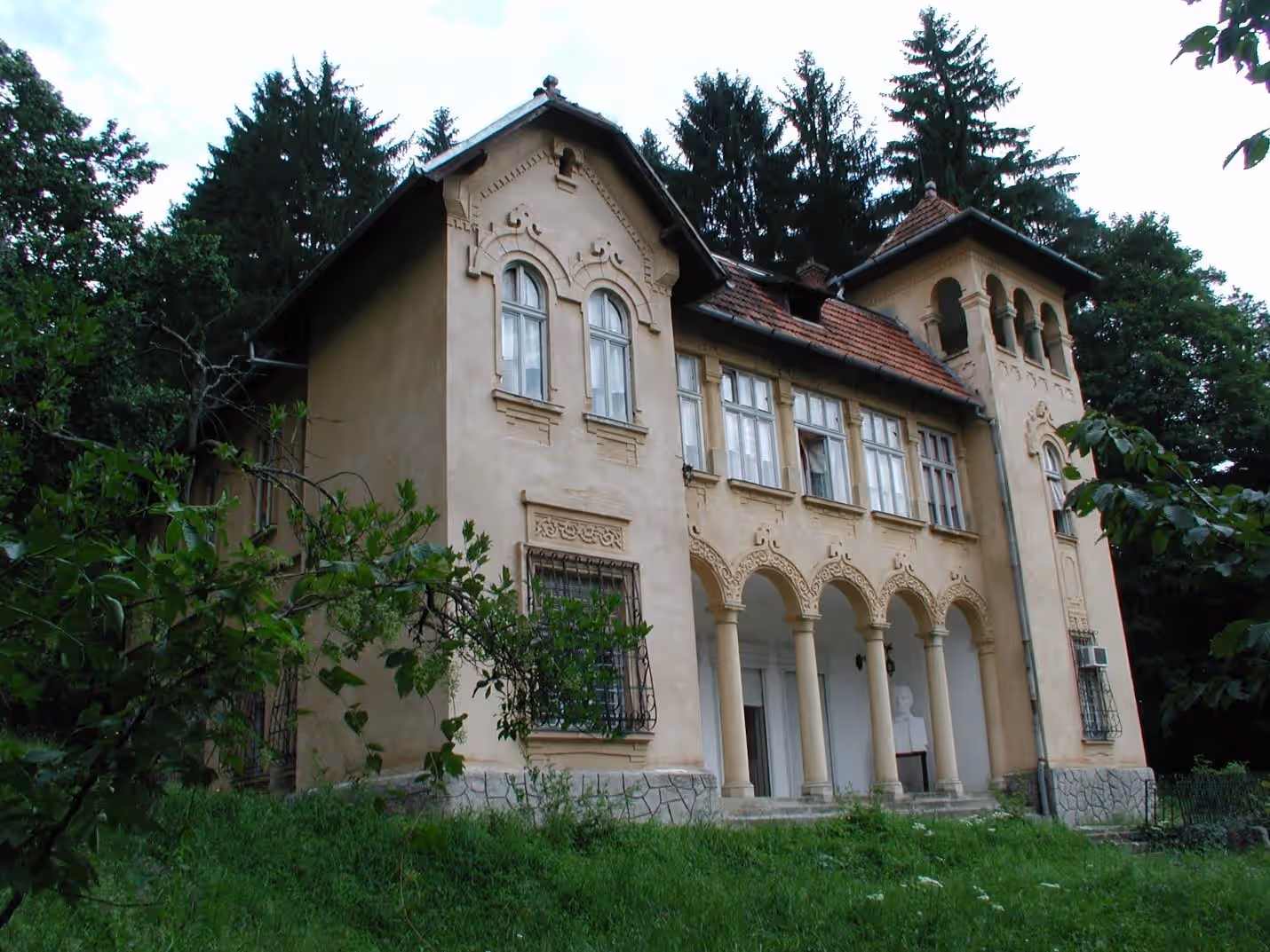 Muzeul Memorial Octavian Goga din Ciucea, România, fotografia 8