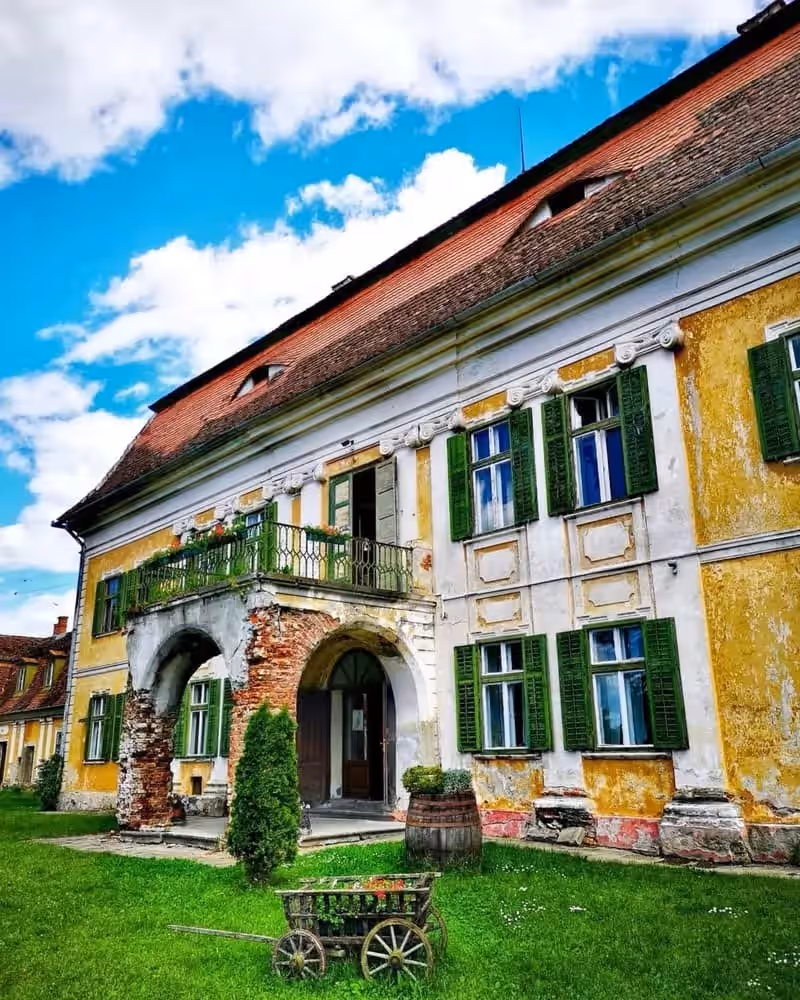 Palatul Brukenthal Avrig din Avrig, România, fotografia 17