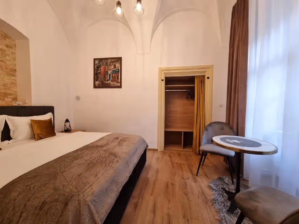 Central House Seven din Sibiu, România, fotografia 16