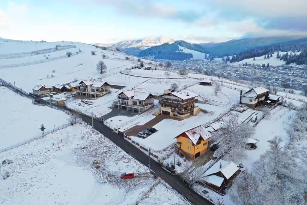 Chalet First Hill, cabană de închiriat integral cu saună în Gura Humorului, Bucovina, fotografia 9 Chalet First Hill, cabană de închiriat integral cu saună în Gura Humorului, Bucovina, fotografia 9