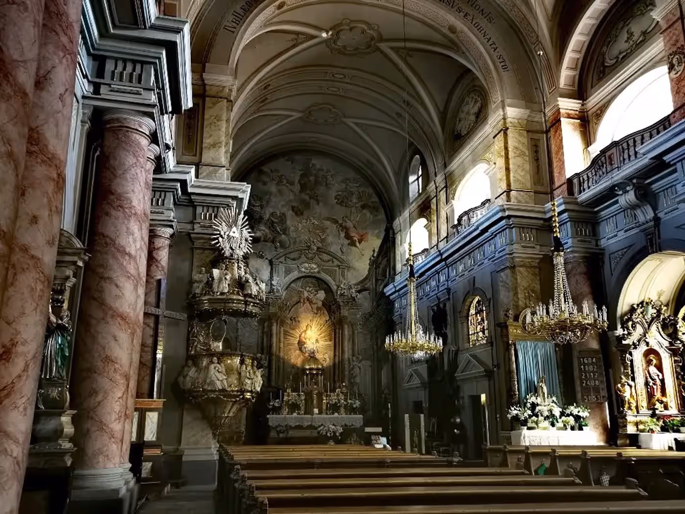 Biserica Romano-Catolică „Sfânta Treime” Sibiu din Sibiu, România, fotografia 14