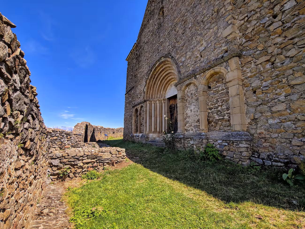 Cetatea Cisnădioara din Cisnădioara, România, fotografia 17 Cetatea Cisnădioara din Cisnădioara, România, fotografia 17