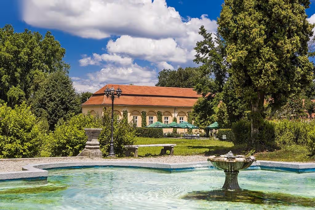 Palatul Brukenthal Avrig din Avrig, România, fotografia 4