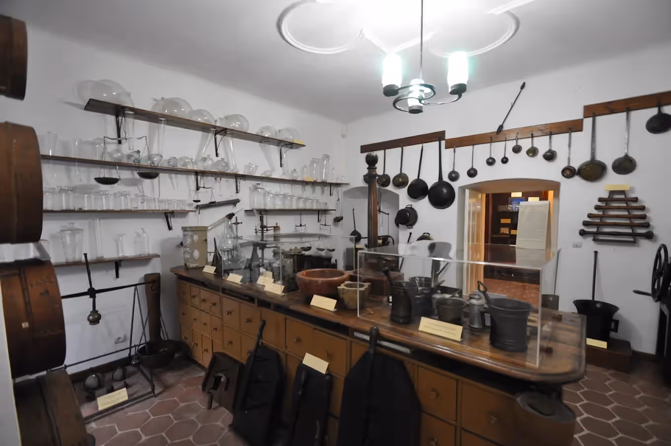 Muzeul de Istorie a Farmaciei Sibiu din Sibiu, România, fotografia 9 Muzeul de Istorie a Farmaciei Sibiu din Sibiu, România, fotografia 9