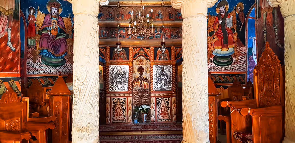 Catapeteasma din lemn sculptat a Bisericii Vechi, Mănăstirea Sinaia