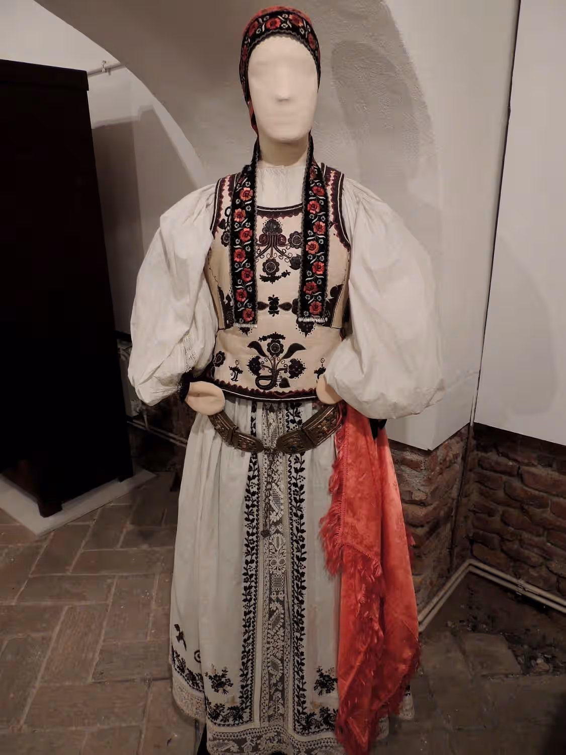 Muzeul de Etnografie Universală Franz Binder din Sibiu, România, fotografia 16 Muzeul de Etnografie Universală Franz Binder din Sibiu, România, fotografia 16