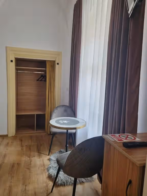 Central House Seven din Sibiu, România, fotografia 5