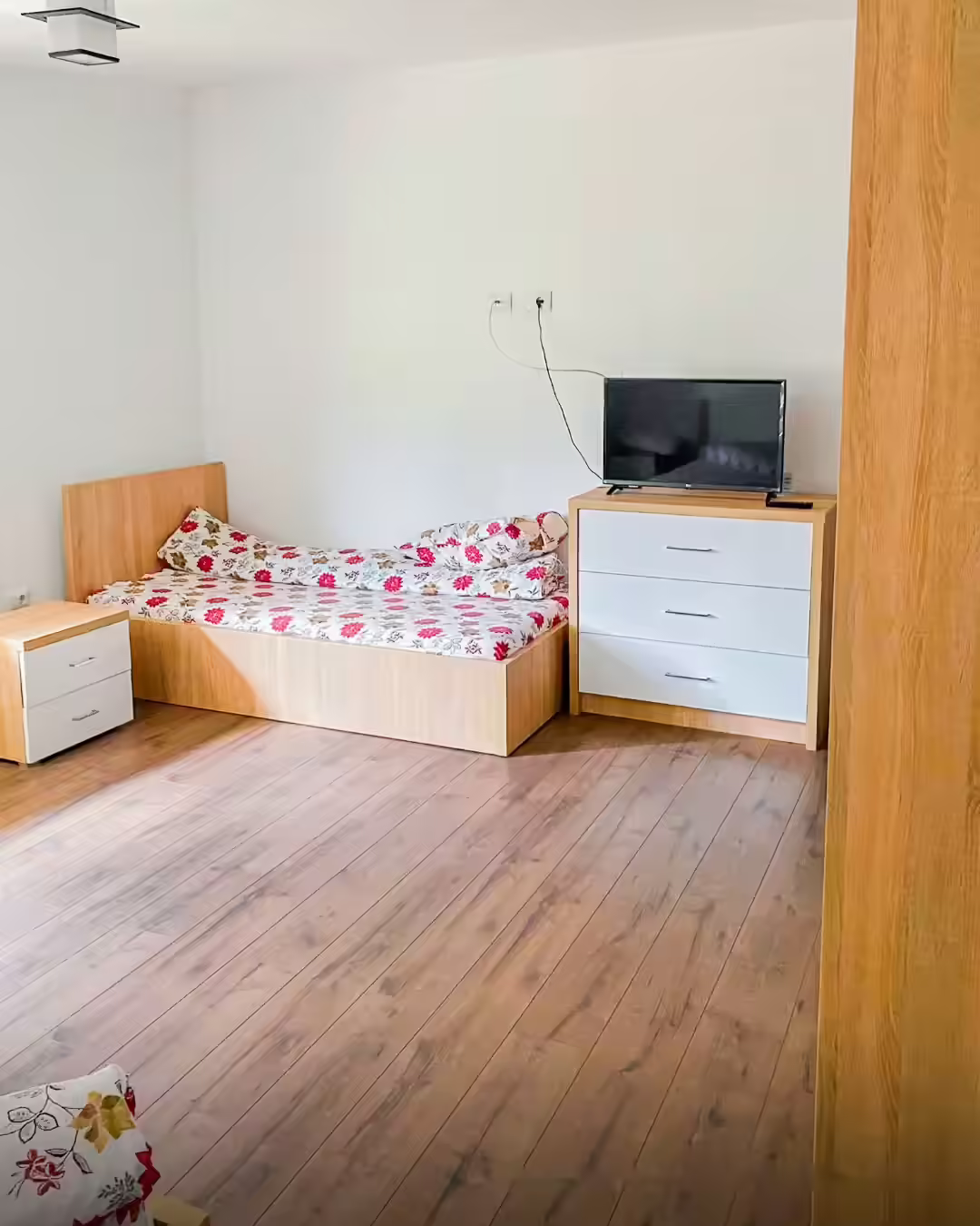 Cameră triplă cu TV la Casa Florus din Șieu Cameră triplă cu TV la Casa Florus din Șieu