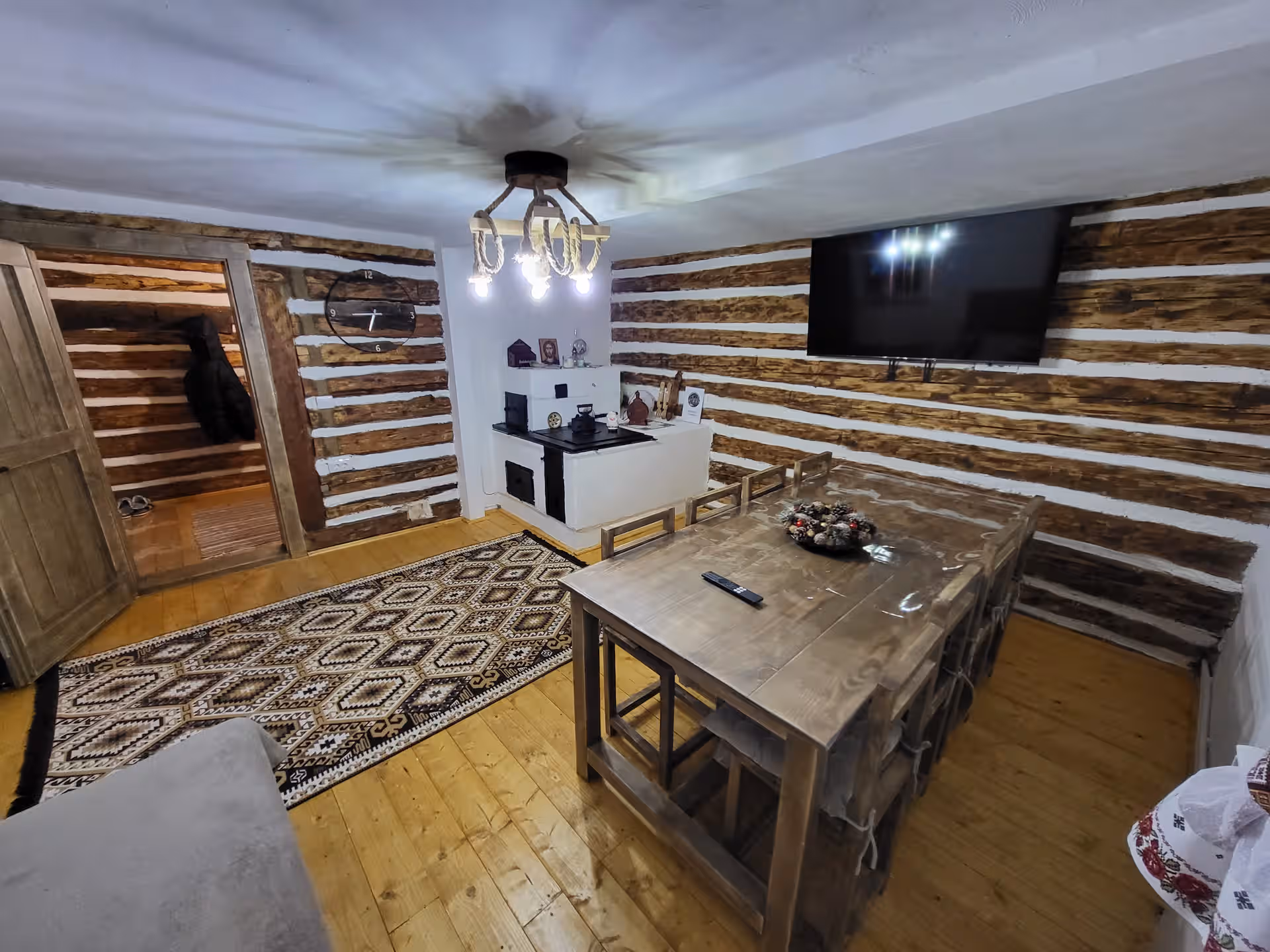 Cerdacul cu Amintiri, cazare tradițională în Câmpulung Moldovenesc, Bucovina, fotografia 17