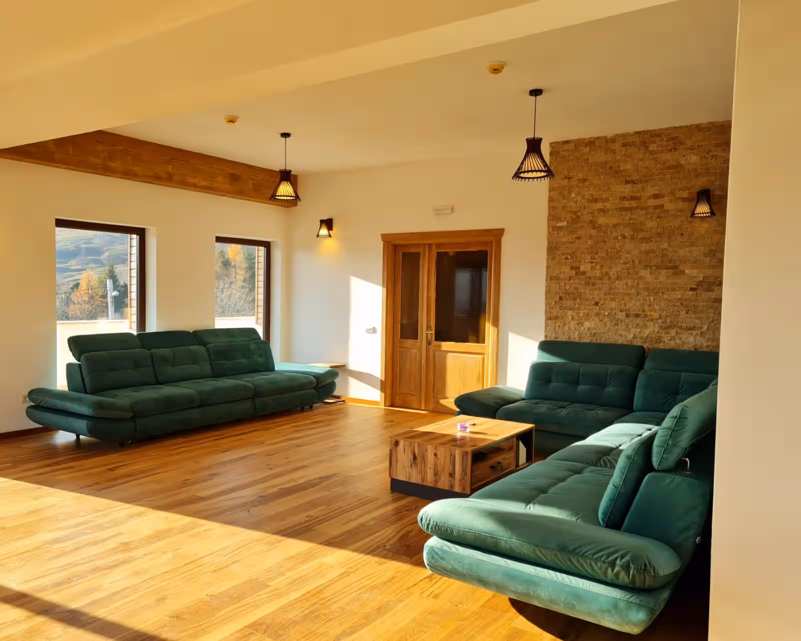 Chalet First Hill, cabană de închiriat integral cu saună în Gura Humorului, Bucovina, fotografia 4 Chalet First Hill, cabană de închiriat integral cu saună în Gura Humorului, Bucovina, fotografia 4