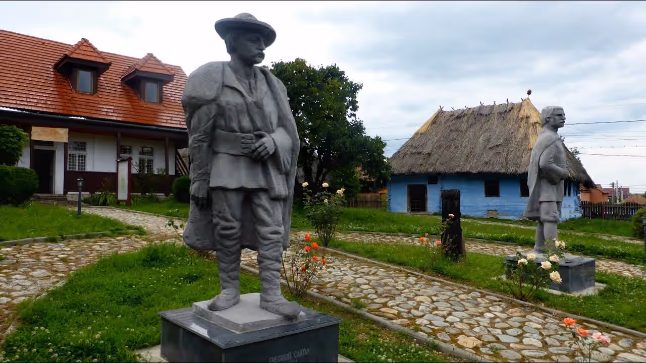 Muzeul Memorial Badea Cârțan din Cârțișoara, România, fotografia 5