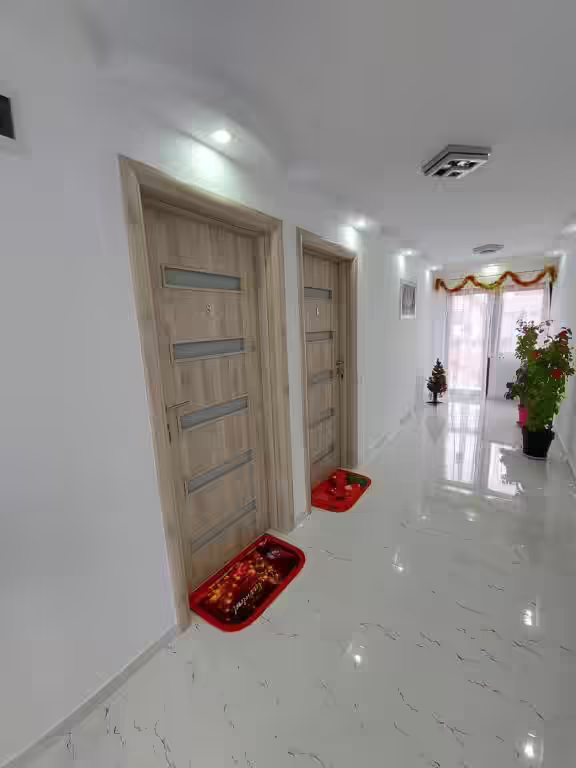 Intrarea și holul pensiunii Maria's Dream House din Zărnești