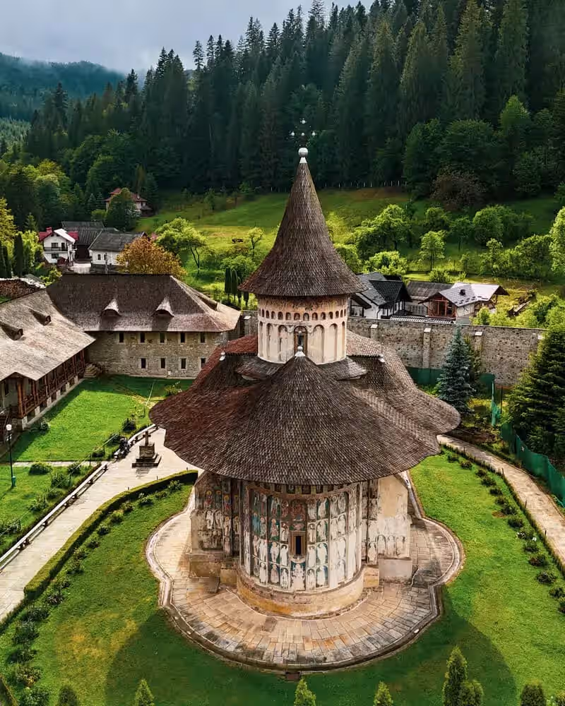 Mănăstirea Voroneț din Voroneț, România, fotografia 4 Mănăstirea Voroneț din Voroneț, România, fotografia 4