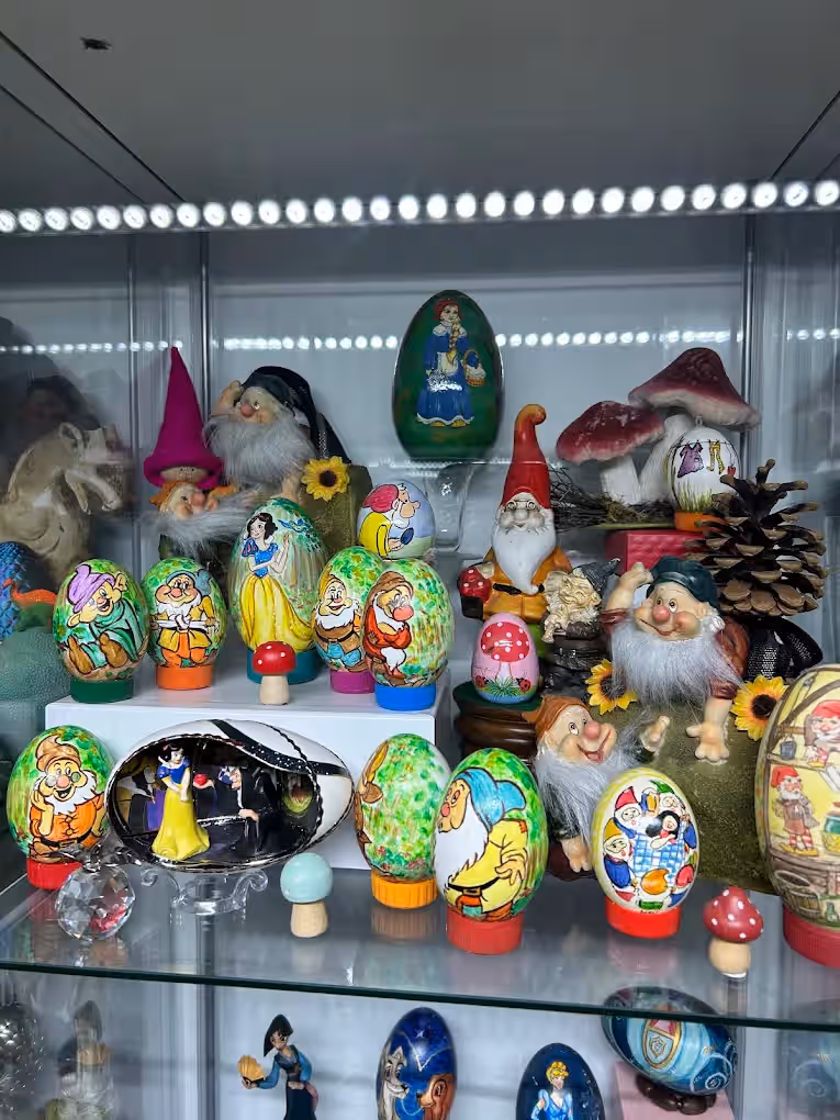 Muzeul Ouălor Încondeiate Vama din Vama, România, fotografia 6