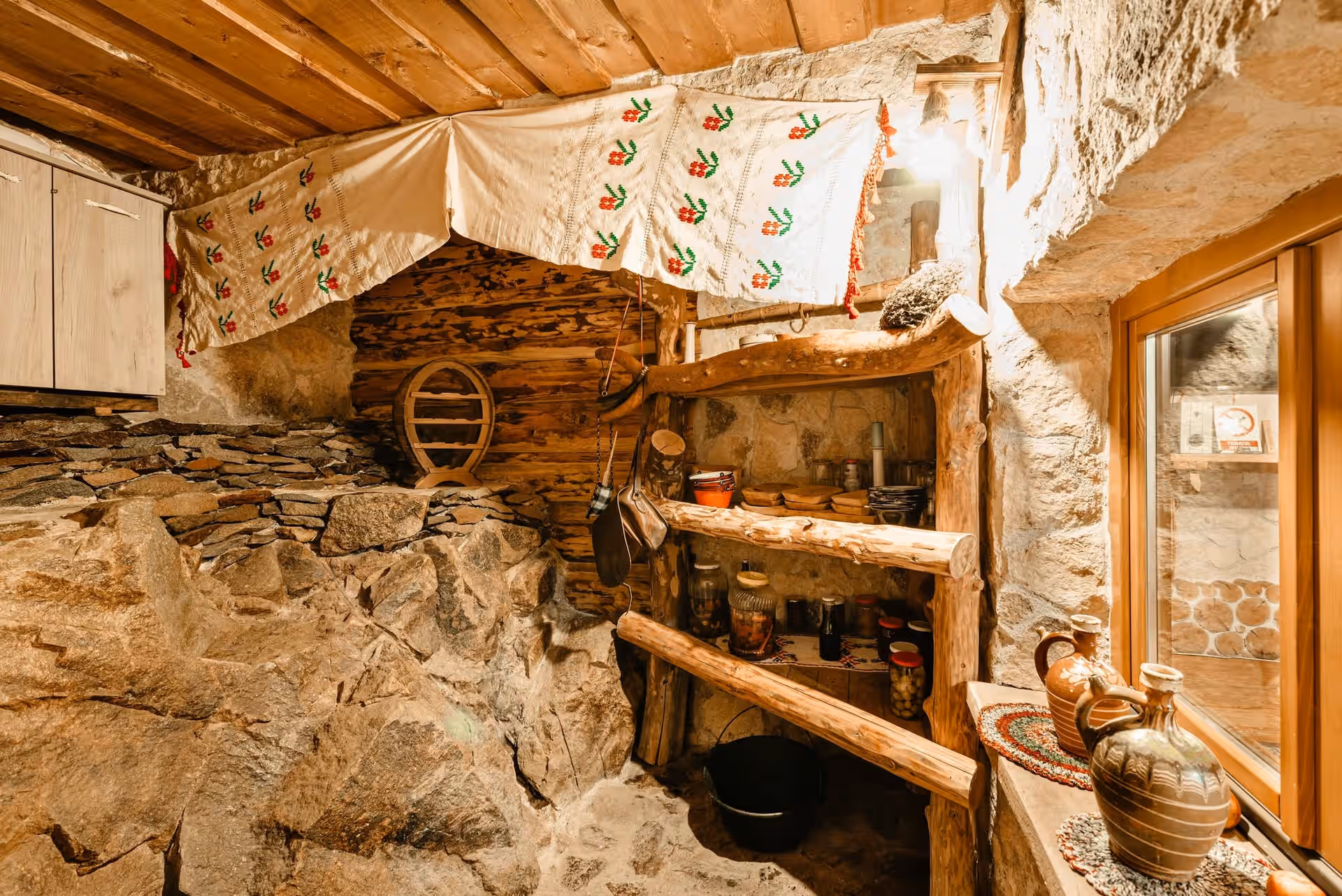 Cabana Străbunilor din Beliș, România, fotografia 8