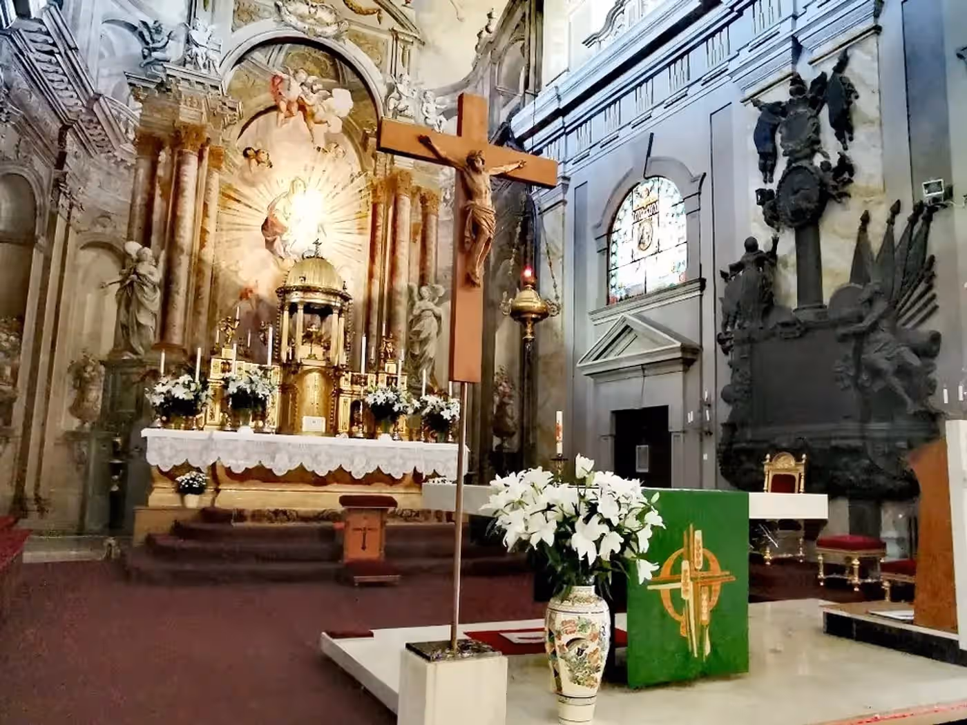 Biserica Romano-Catolică „Sfânta Treime” Sibiu din Sibiu, România, fotografia 15