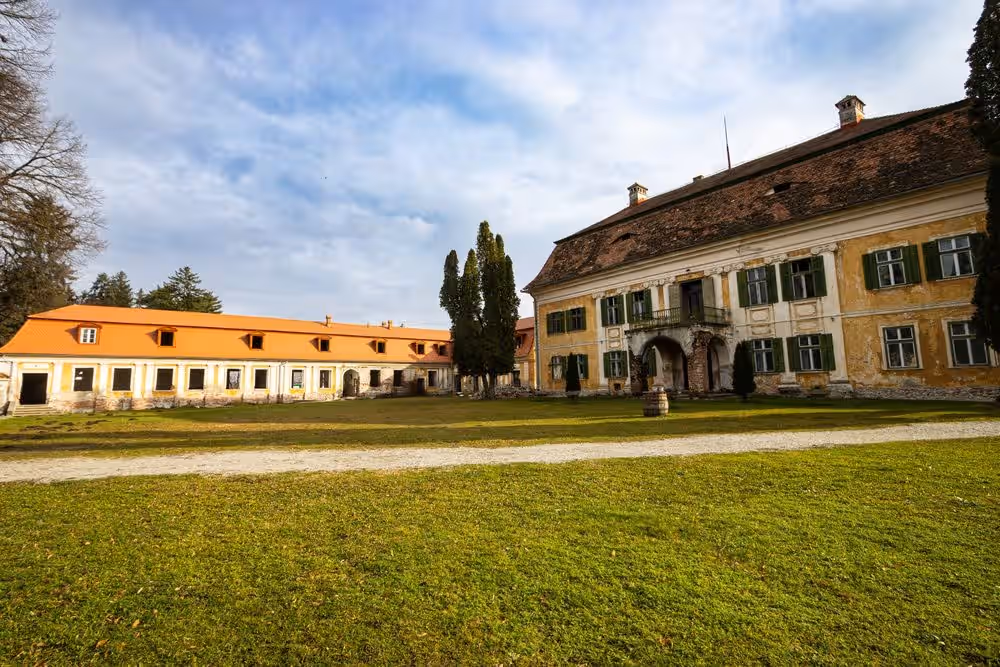 Palatul Brukenthal Avrig din Avrig, România, fotografia 12