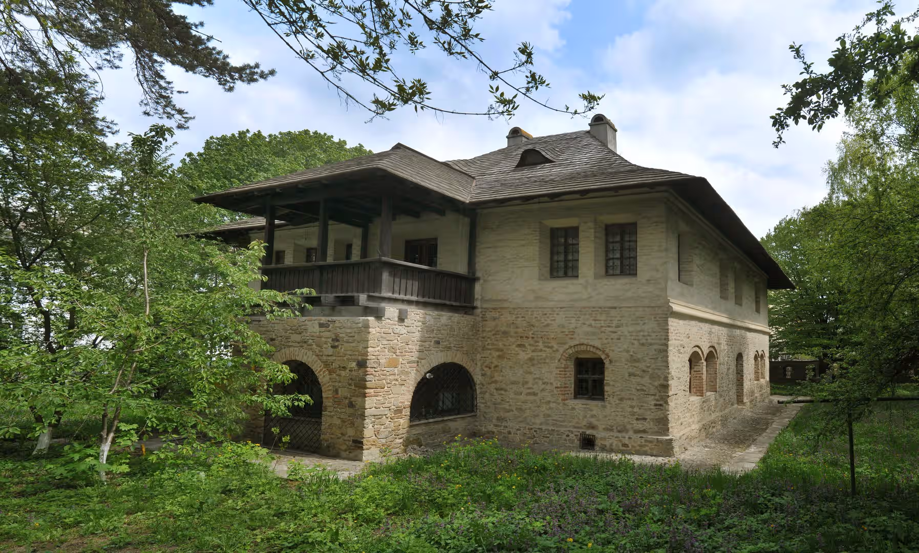 Muzeul Etnografic Hanul Domnesc din Suceava, România, fotografia 2