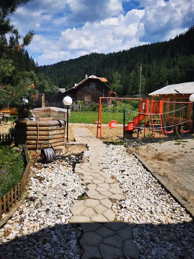 Pensiunea La Sishe din Valea Putnei, România, fotografia 19