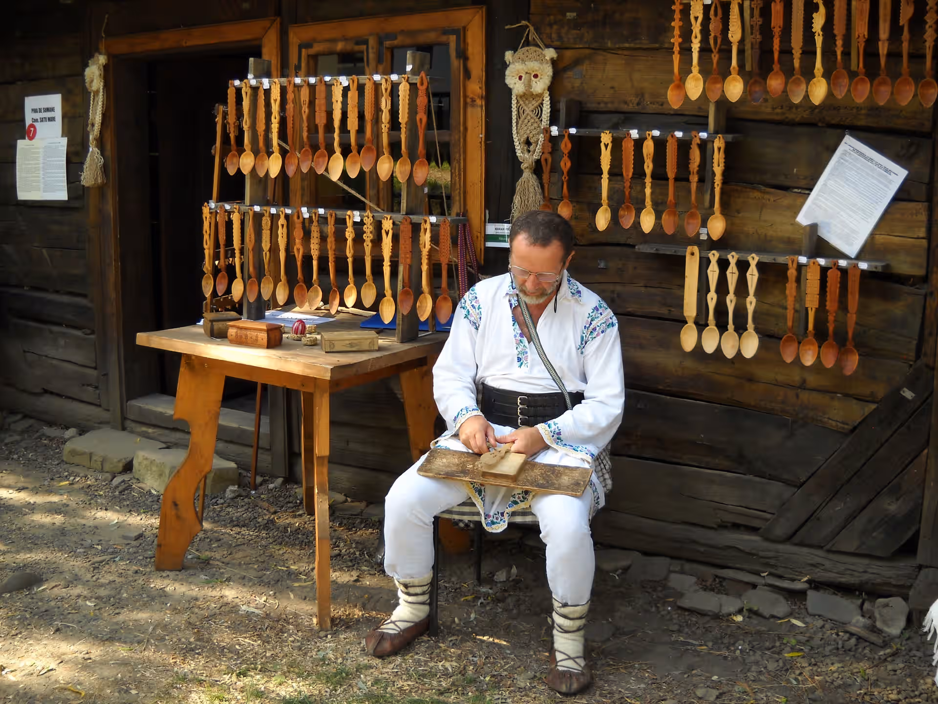 Colecția de Linguri de Lemn Ioan Țugui din Câmpulung Moldovenesc, România, fotografia 10 Colecția de Linguri de Lemn Ioan Țugui din Câmpulung Moldovenesc, România, fotografia 10