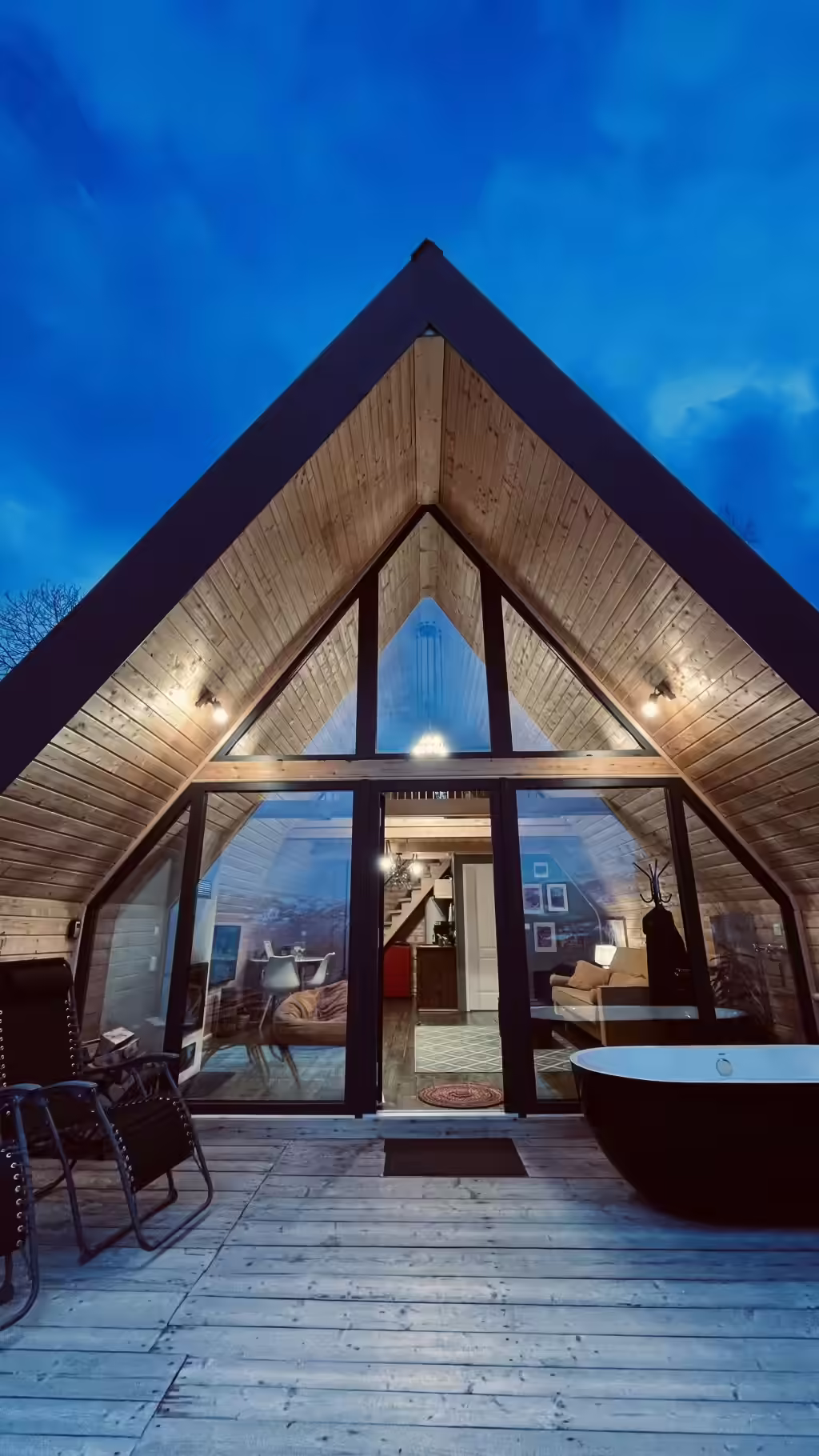 Cabană A-frame cu terasă panoramică spre Munții Apuseni la La Noi La Munte, Horea Cabană A-frame cu terasă panoramică spre Munții Apuseni la La Noi La Munte, Horea