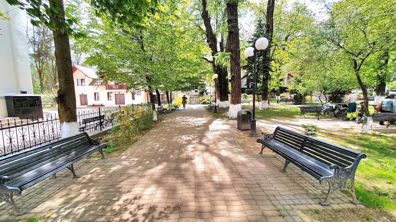 Parcul Orășenesc Câmpulung Moldovenesc din Câmpulung Moldovenesc, România, fotografia 5 Parcul Orășenesc Câmpulung Moldovenesc din Câmpulung Moldovenesc, România, fotografia 5