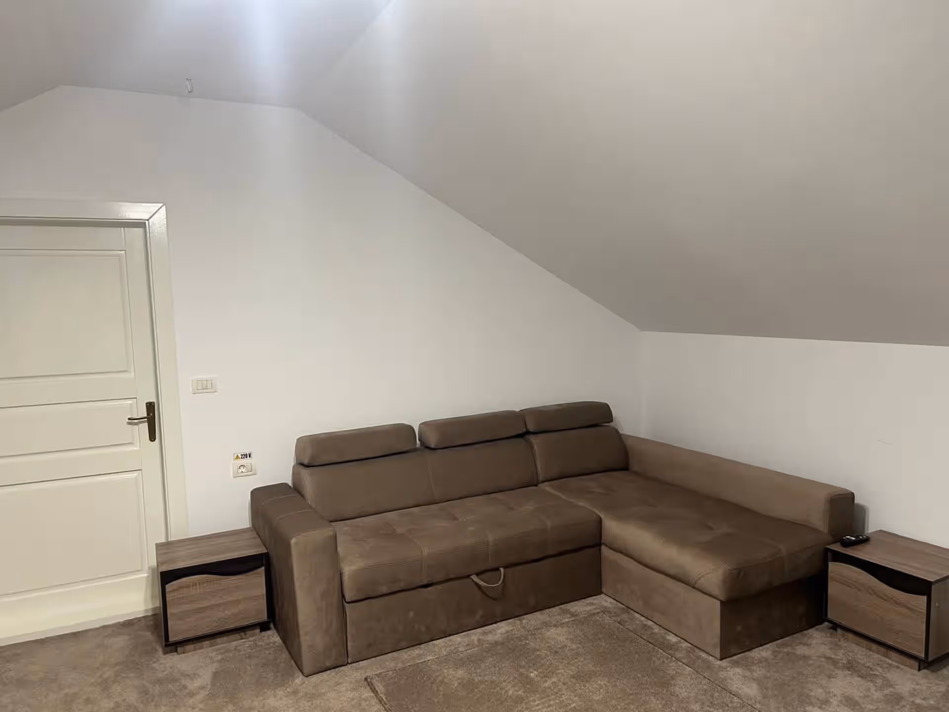 Casa la Poalele Pietrosului din Moisei, România, fotografia 12