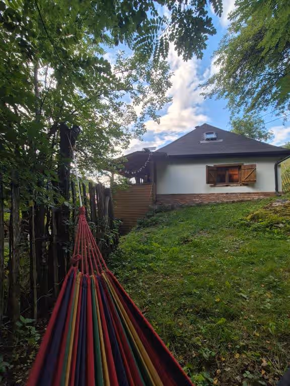 Bats Cave Hut Transylvania din Sub Piatră, România, fotografia 11