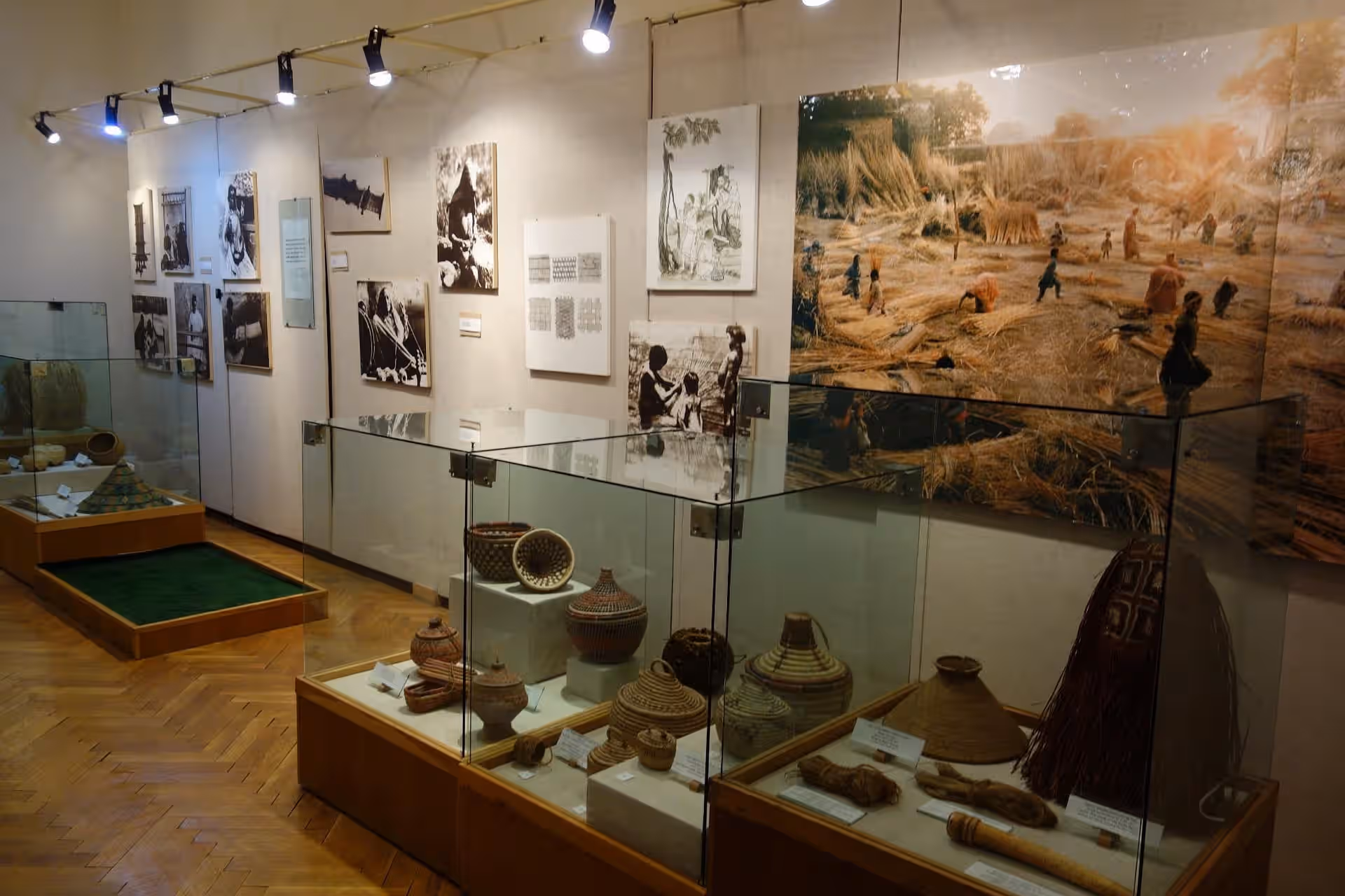 Muzeul de Etnografie Universală Franz Binder din Sibiu, România Muzeul de Etnografie Universală Franz Binder din Sibiu, România