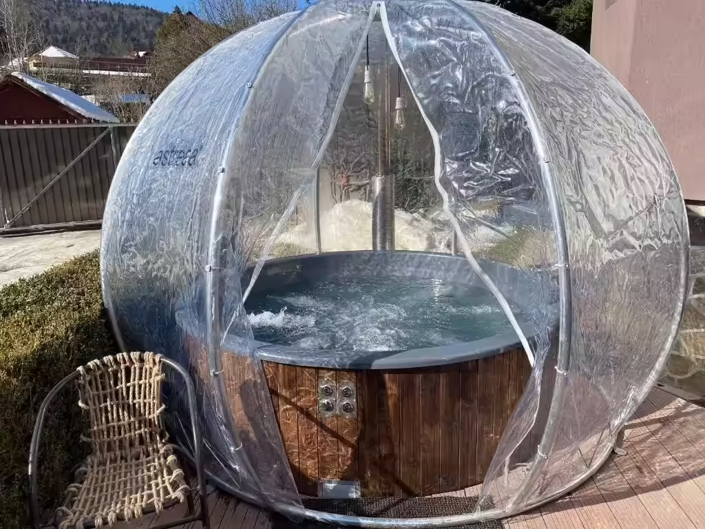 Ciubăr cu cupolă transparentă la Casa Florox, Sinaia