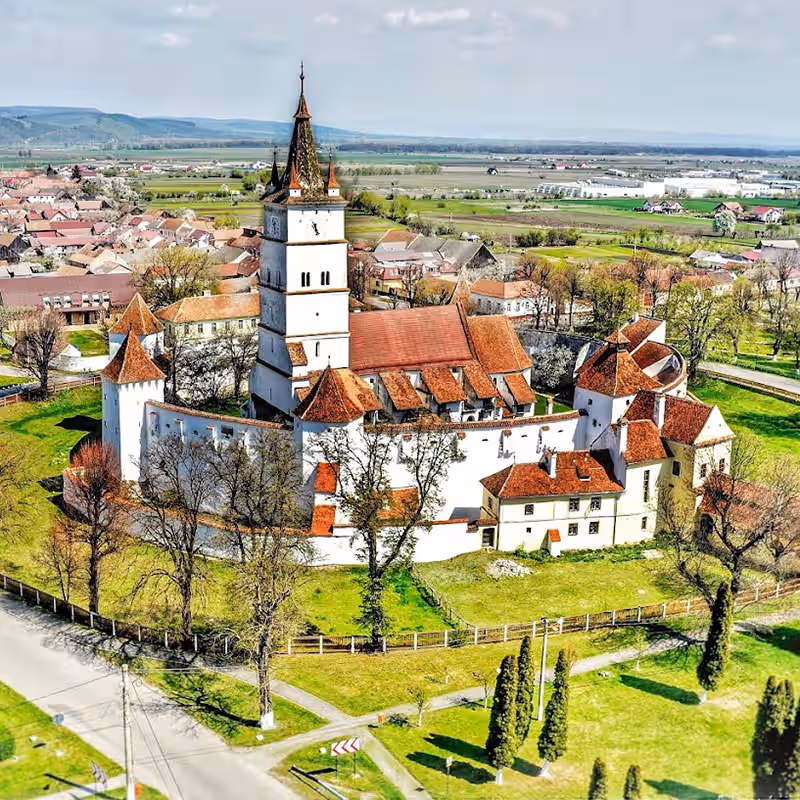 Biserica Fortificată Hărman și satul, fotografie aeriană de vară