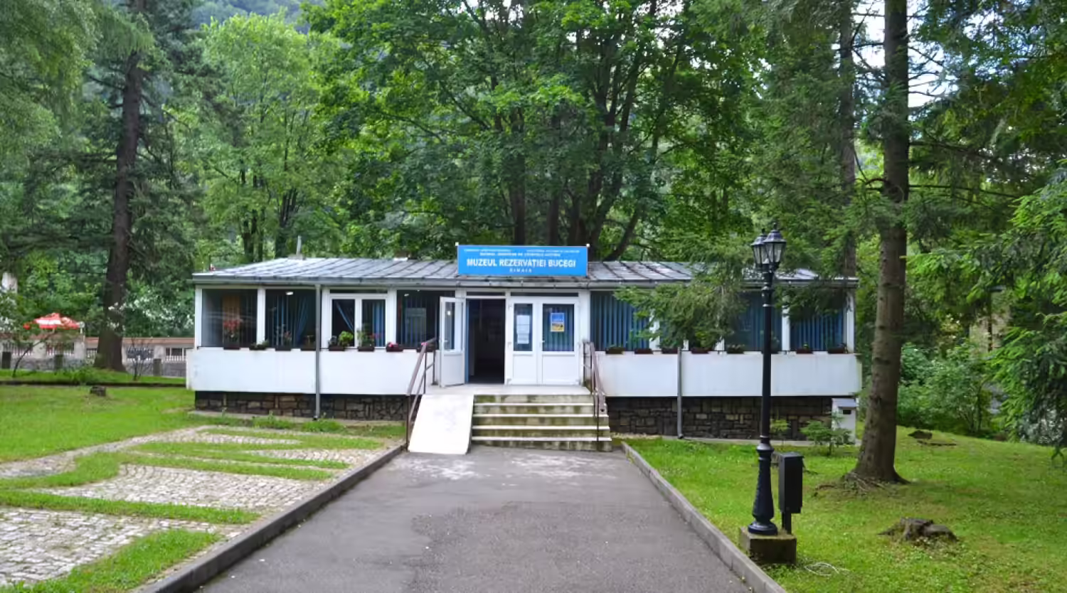 Clădirea Muzeului Rezervației Naturale Bucegi din Parcul Dimitrie Ghica, Sinaia