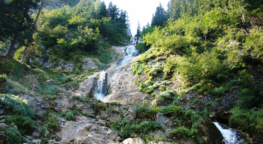 Cascada Cailor din Borșa, România Cascada Cailor din Borșa, România