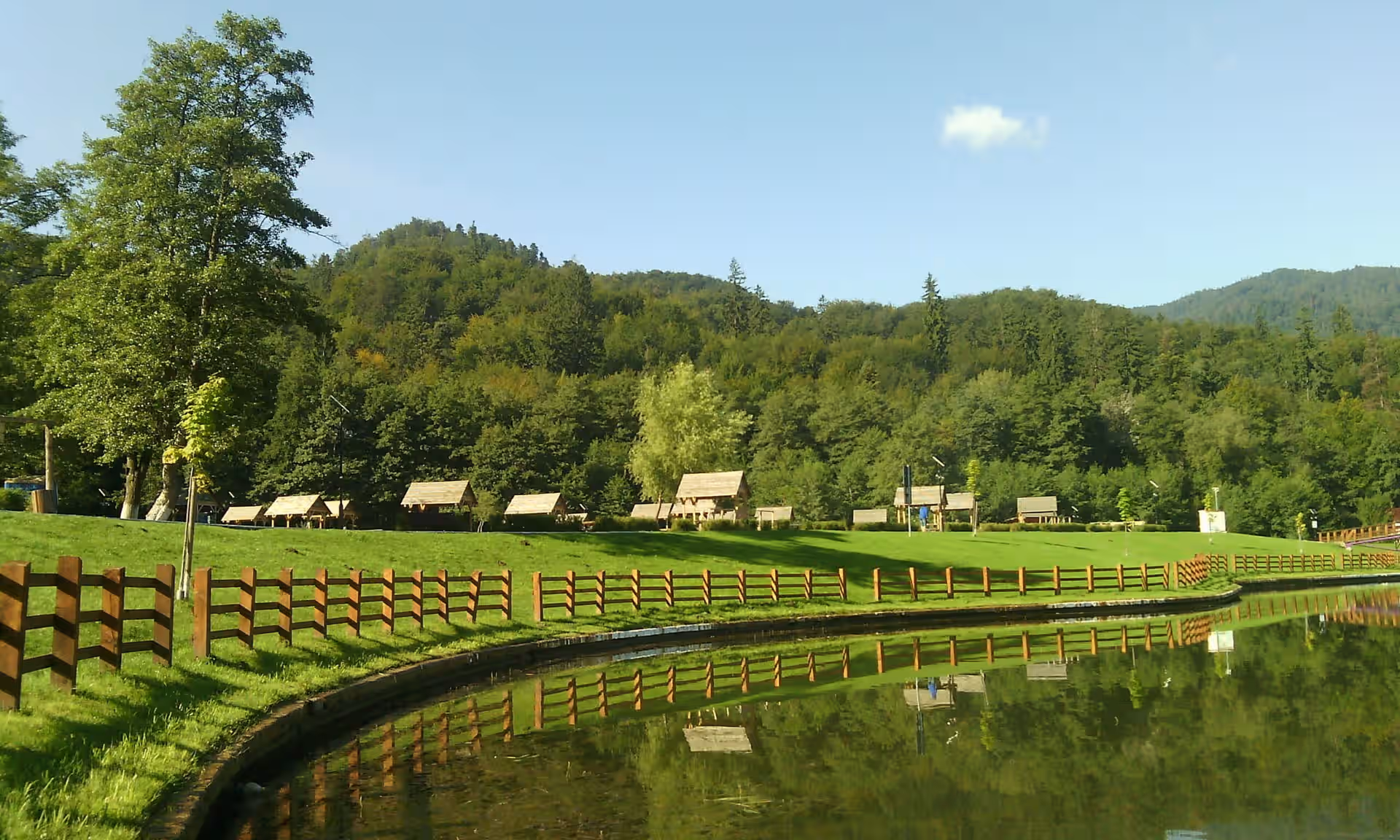 Lacul Noua din Brașov, România, fotografia 6 Lacul Noua din Brașov, România, fotografia 6